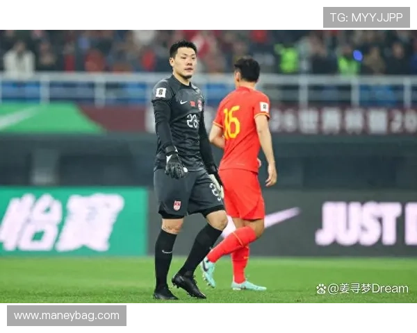 中国男足热身赛大胜泰国队 展现强大进攻火力为世预赛蓄力 中国男足热身赛大胜泰国队 展现强大进攻火力为世预赛蓄力