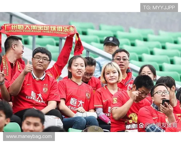 国足关键战绝杀取胜年轻阵容展现复苏希望与强敌鏖战九十分钟赢得球迷掌声 国足关键战绝杀取胜年轻阵容展现复苏希望与强敌鏖战九十分钟赢得球迷掌声