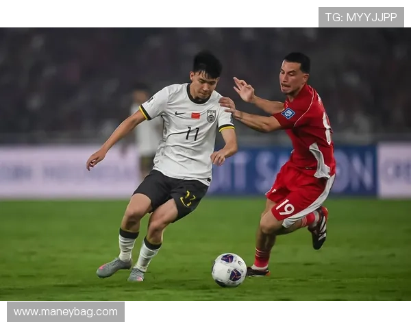 中国足球队迎战日韩强敌，备战2026世界杯提前布局新策略