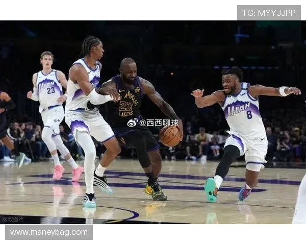 詹姆斯率湖人逆转勇士全场轰三双掀起新赛季最强焦点之战